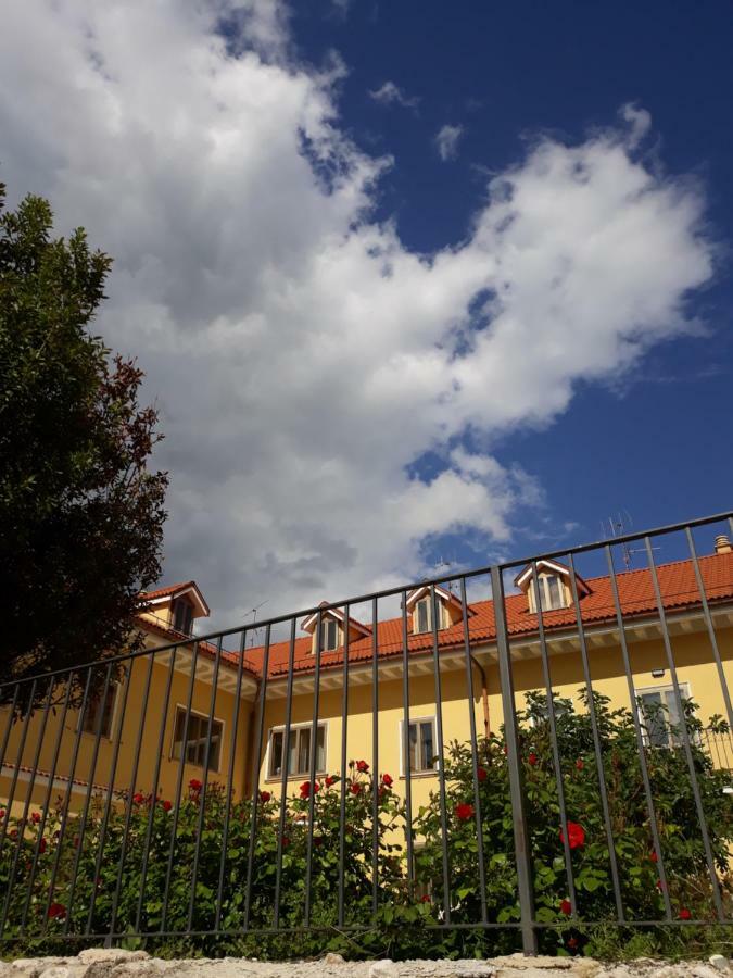 Villa Immersa Nel Verde LʼAquila Exteriör bild